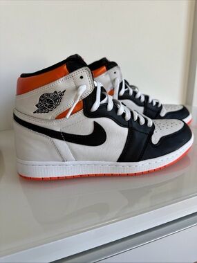 Nike Air Jordan 1 Mid White Black Orange